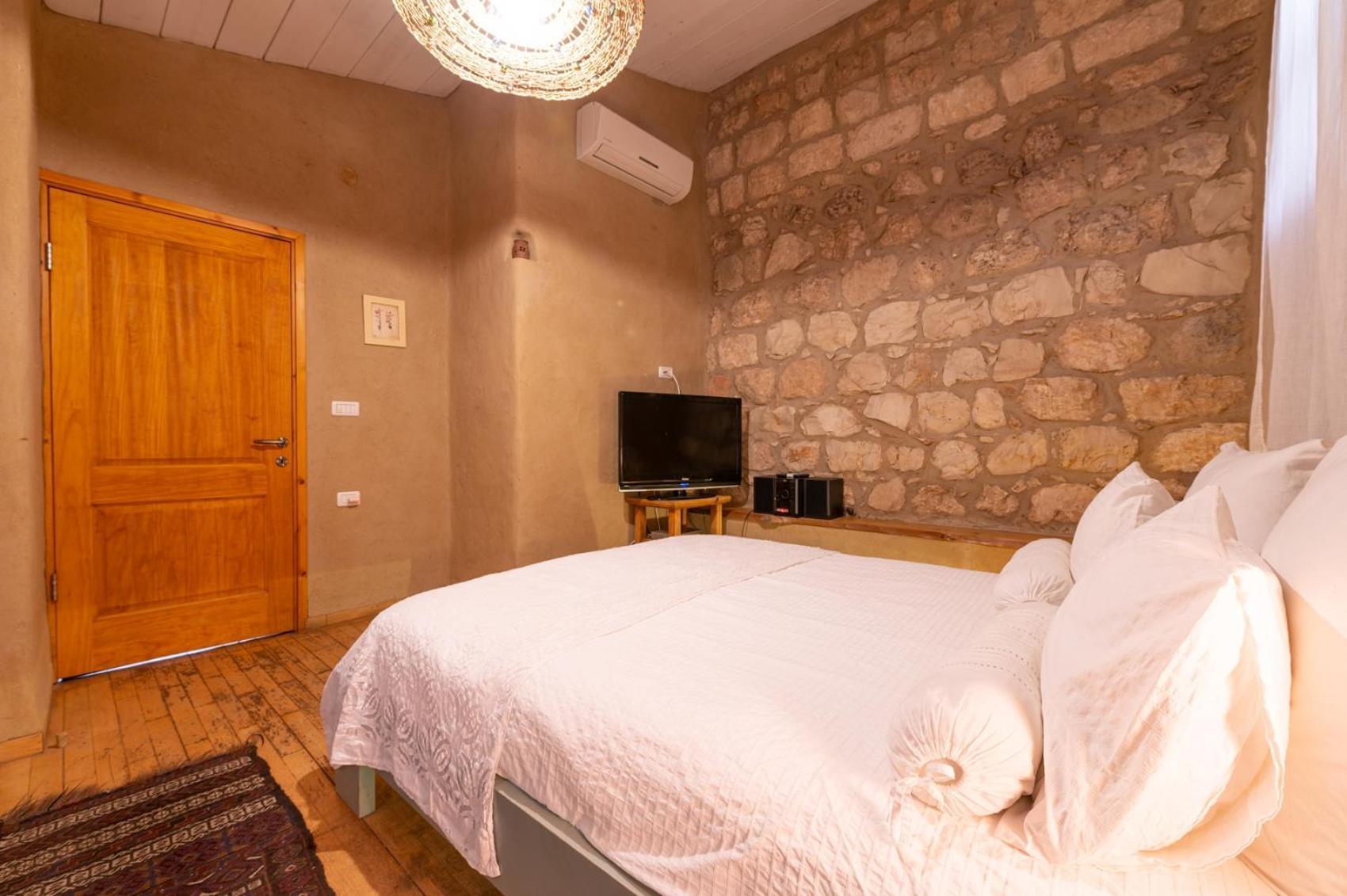 Hemdatya Stone Suites In The Galilee Ilaniya Oda fotoğraf